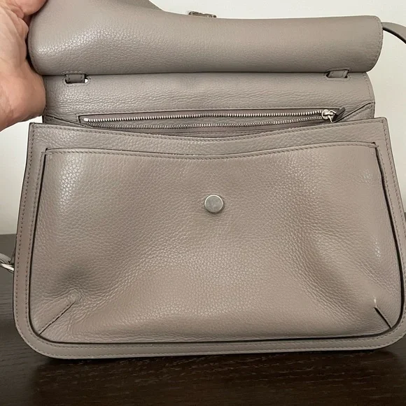 Authentic GUCCI Tasseled Lady Bamboo grey leather single flap crossbody bag. - Picture 9 of 16